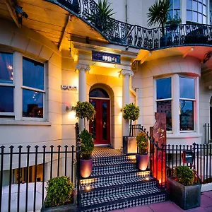https://hotel-una.brighton-hotels-england.com